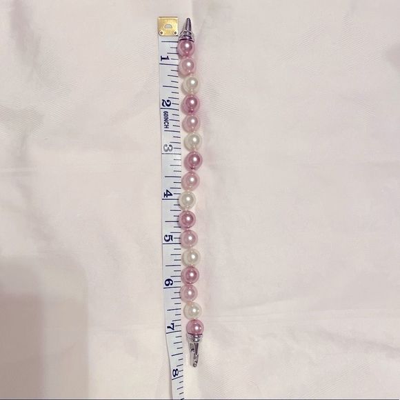 Retro 90s Pink Pearl Bracelet - Picture 4 of 4